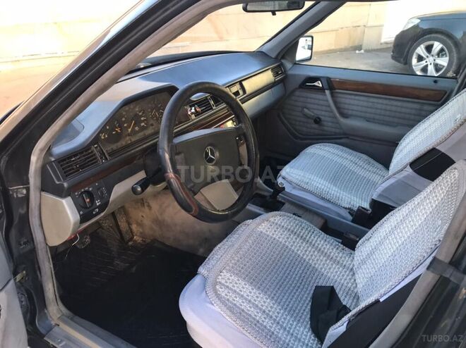 Mercedes E 250 1990, 350,000 km - 2.5 l - Sumqayıt