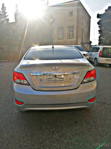 Hyundai Accent 2011, 270,000 km - 1.4 l - Bakı