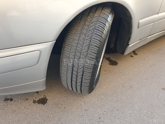 Mercedes E 220 2000, 490,093 km - 2.2 л - Bakı