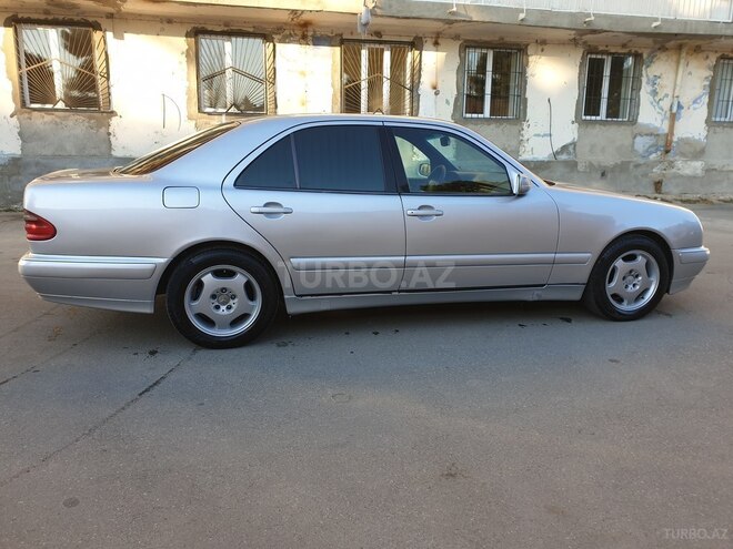 Mercedes E 220 2000, 490,093 km - 2.2 л - Bakı