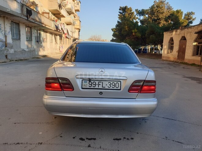 Mercedes E 220 2000, 490,093 km - 2.2 л - Bakı