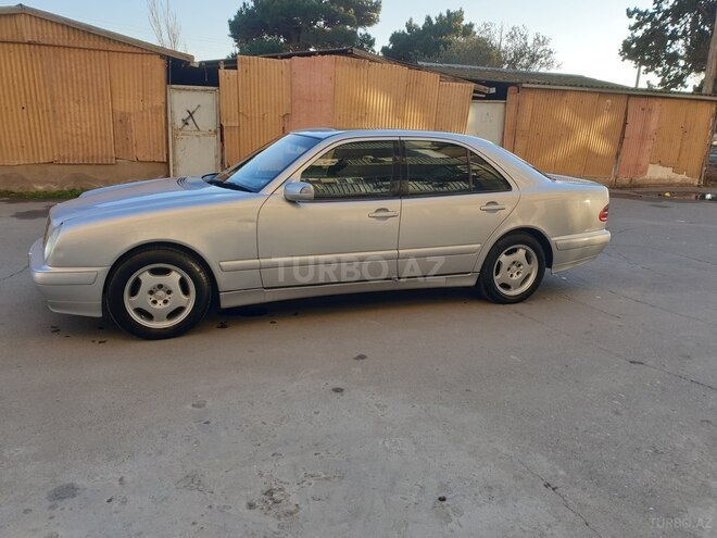 Mercedes E 220 2000, 490,093 km - 2.2 л - Bakı