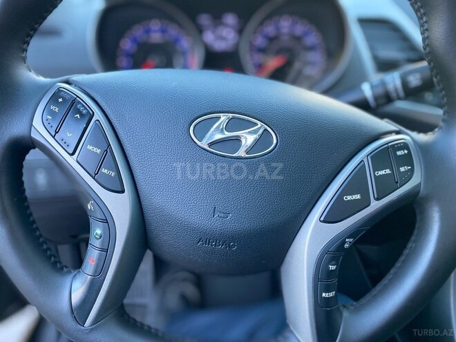 Hyundai Elantra 2015, 113,300 km - 1.8 л - Bakı
