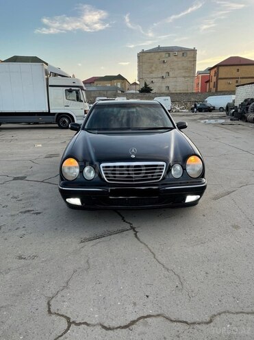 Mercedes E 270 2001, 460,384 km - 2.7 l - Bakı