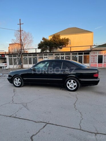 Mercedes E 270 2001, 460,384 km - 2.7 l - Bakı