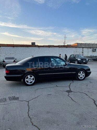 Mercedes E 270 2001, 460,384 km - 2.7 l - Bakı