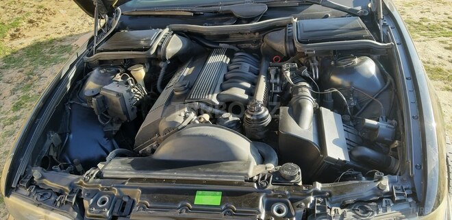 BMW 523 1998, 372,987 km - 2.5 l - Bakı