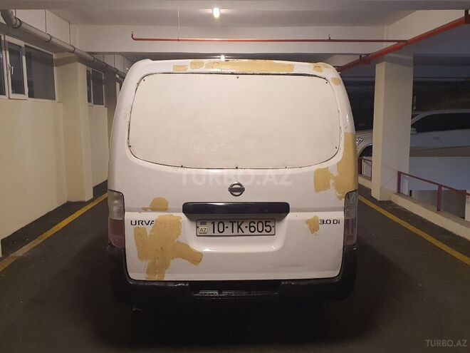 Nissan Urvan 2006, 250,000 km - 3.0 л - Bakı