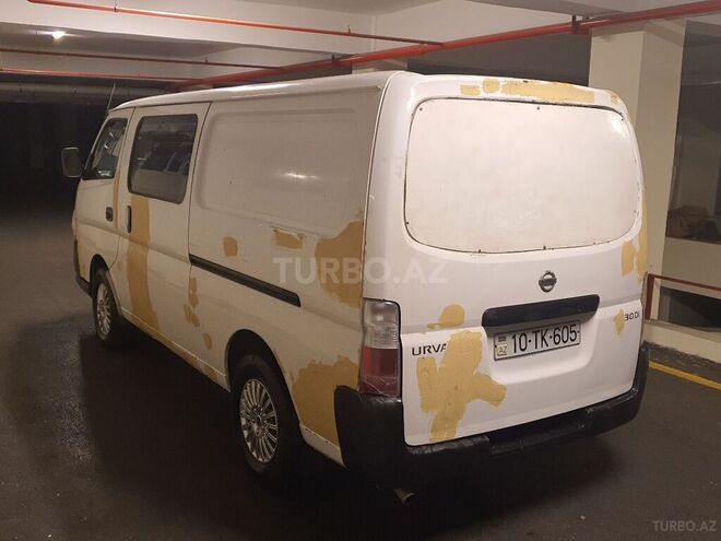 Nissan Urvan 2006, 250,000 km - 3.0 л - Bakı