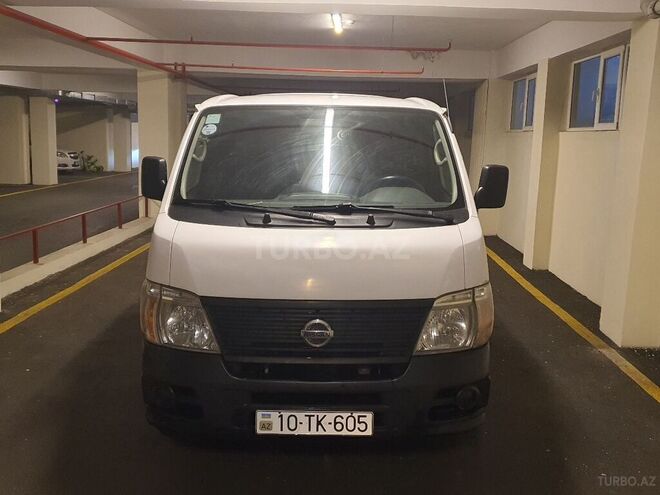 Nissan Urvan 2006, 250,000 km - 3.0 л - Bakı