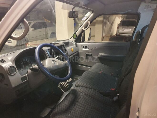 Nissan Urvan 2006, 250,000 km - 3.0 л - Bakı