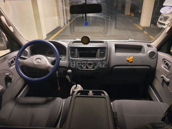 Nissan Urvan 2006, 250,000 km - 3.0 л - Bakı
