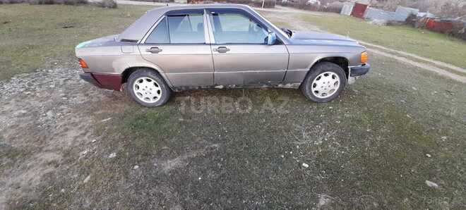 Mercedes 190 1986, 333,333 km - 2.0 l - Şəki