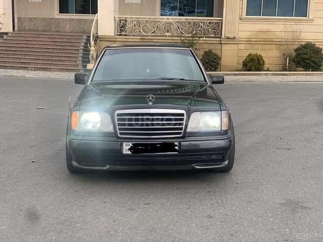 Mercedes E 220 1995, 335,000 km - 2.2 l - Bakı