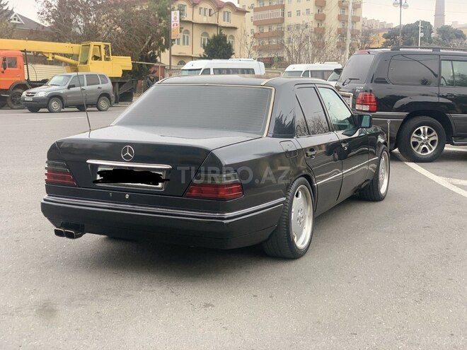 Mercedes E 220 1995, 335,000 km - 2.2 l - Bakı