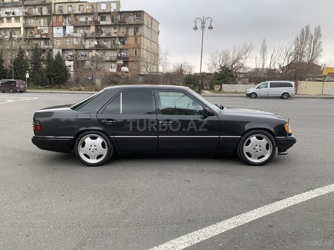 Mercedes E 220 1995, 335,000 km - 2.2 l - Bakı