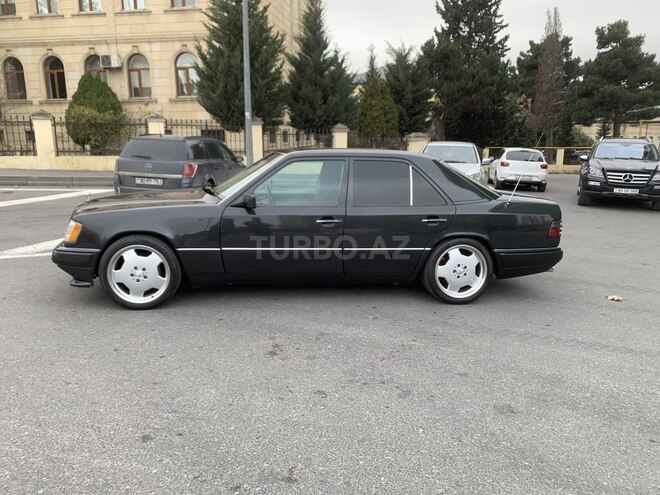 Mercedes E 220 1995, 335,000 km - 2.2 l - Bakı