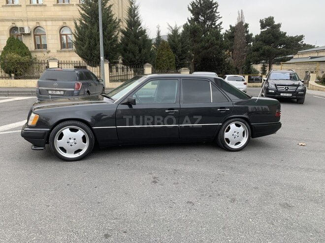 Mercedes E 220 1995, 335,000 km - 2.2 l - Bakı