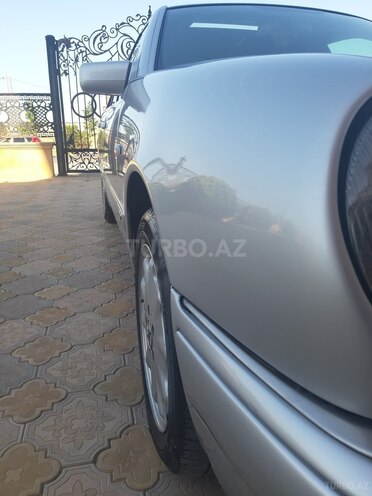 Mercedes E 230 1995, 342,000 km - 2.3 l - Bakı