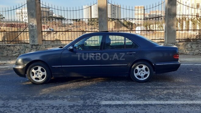 Mercedes E 270 2000, 285,000 km - 2.7 l - Bakı