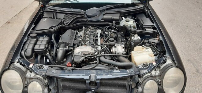 Mercedes E 270 2000, 285,000 km - 2.7 l - Bakı