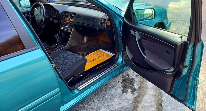 Mercedes C 180 1999, 271,366 km - 1.8 л - Şəki