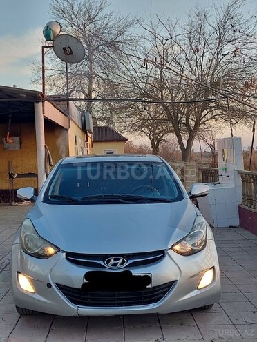 Hyundai Elantra 2011, 164,200 km - 1.8 л - Salyan
