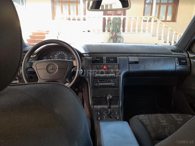 Mercedes E 230 1997, 177,800 km - 2.3 l - Şəmkir