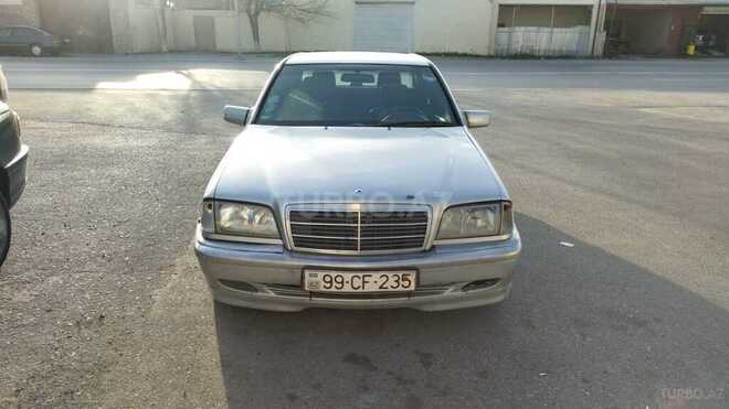 Mercedes C 220 2000, 365,000 km - 2.2 l - Bakı