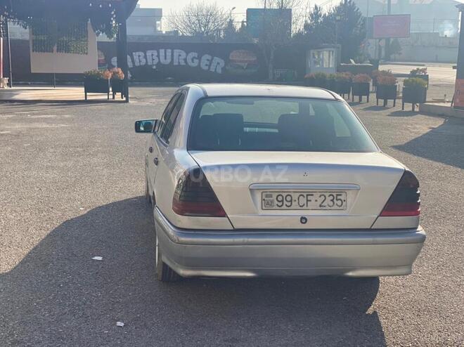 Mercedes C 220 2000, 365,000 km - 2.2 l - Bakı