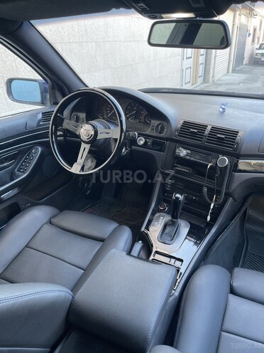 BMW 528 1996, 235,000 km - 2.8 l - Bakı