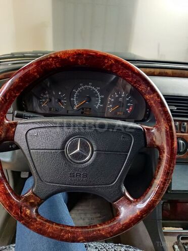 Mercedes C 230 1999, 249,000 km - 2.3 l - Şamaxı