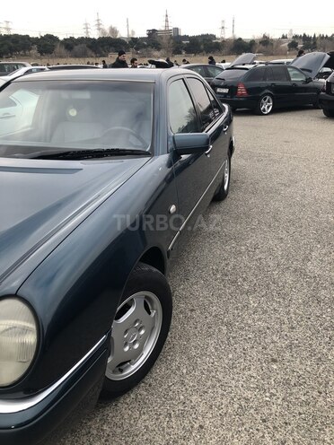 Mercedes E 220 1999, 448,448 km - 2.2 l - Bakı
