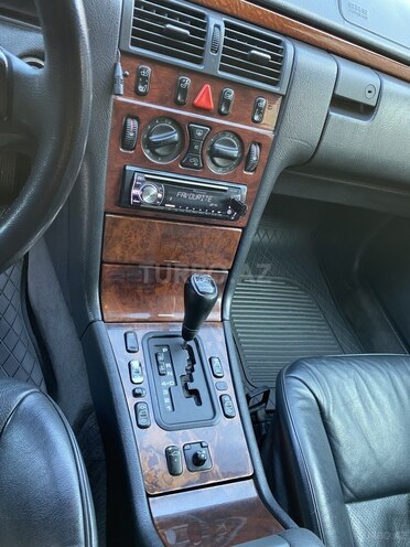 Mercedes E 240 1998, 440,358 km - 2.4 л - Bakı
