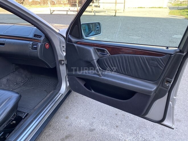 Mercedes E 240 1998, 440,358 km - 2.4 л - Bakı