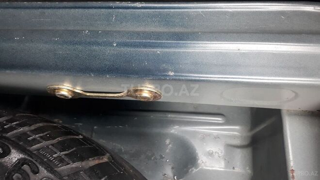 Mercedes E 240 2001, 190,000 km - 2.6 l - Gəncə