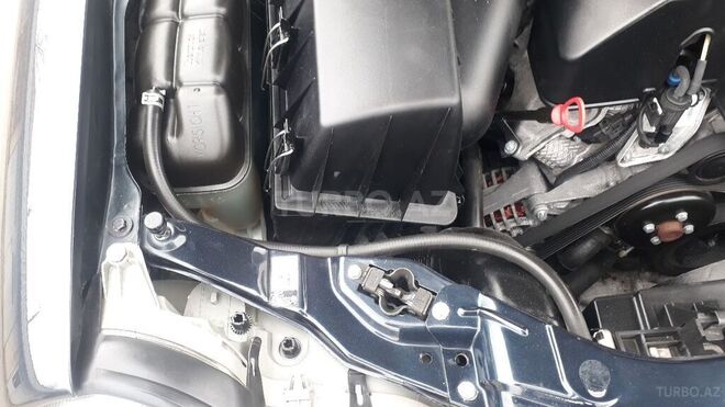 Mercedes E 240 2001, 190,000 km - 2.6 l - Gəncə