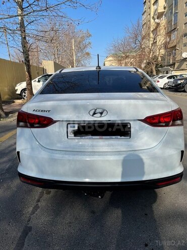 Hyundai Accent 2021, 15,800 km - 1.6 л - Bakı