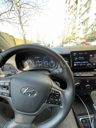 Hyundai Accent 2021, 15,800 km - 1.6 л - Bakı