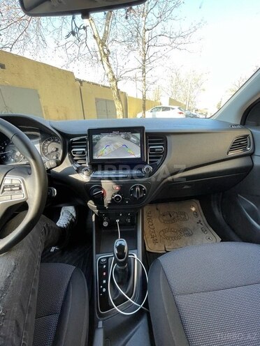 Hyundai Accent 2021, 15,800 km - 1.6 л - Bakı