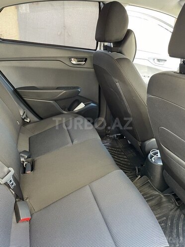 Hyundai Accent 2021, 15,800 km - 1.6 л - Bakı
