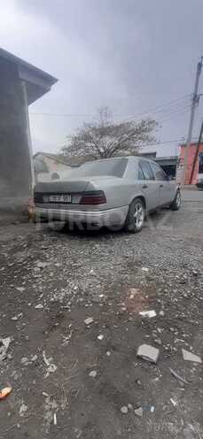Mercedes E 230 1987, 965,824 km - 2.3 л - Zaqatala
