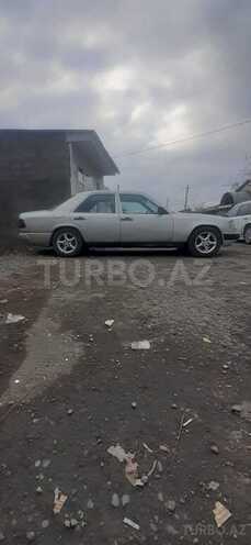Mercedes E 230 1987, 965,824 km - 2.3 л - Zaqatala