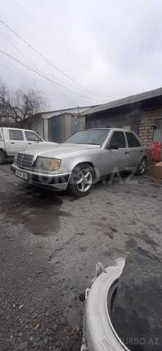 Mercedes E 230 1987, 965,824 km - 2.3 л - Zaqatala