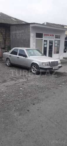 Mercedes E 230 1987, 965,824 km - 2.3 л - Zaqatala