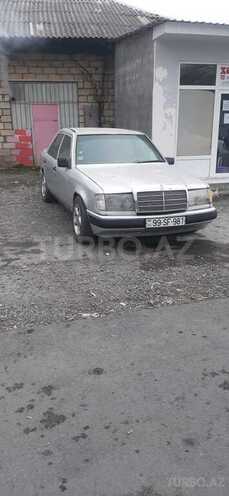 Mercedes E 230 1987, 965,824 km - 2.3 л - Zaqatala