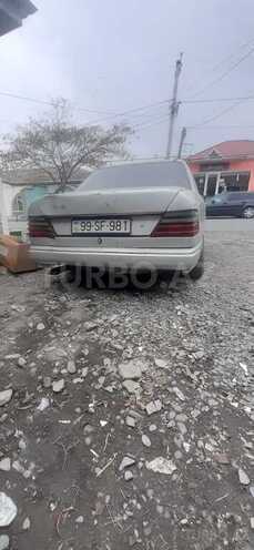 Mercedes E 230 1987, 965,824 km - 2.3 л - Zaqatala