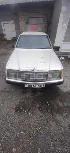 Mercedes E 230 1987, 965,824 km - 2.3 л - Zaqatala