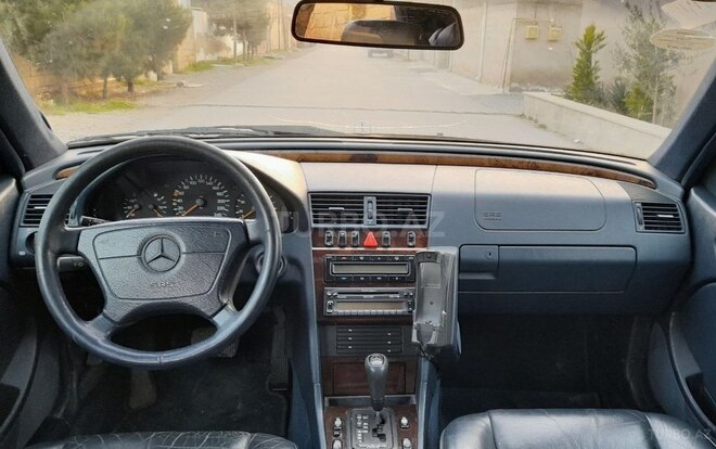 Mercedes C 200 1997, 235,000 km - 2.0 l - Bakı