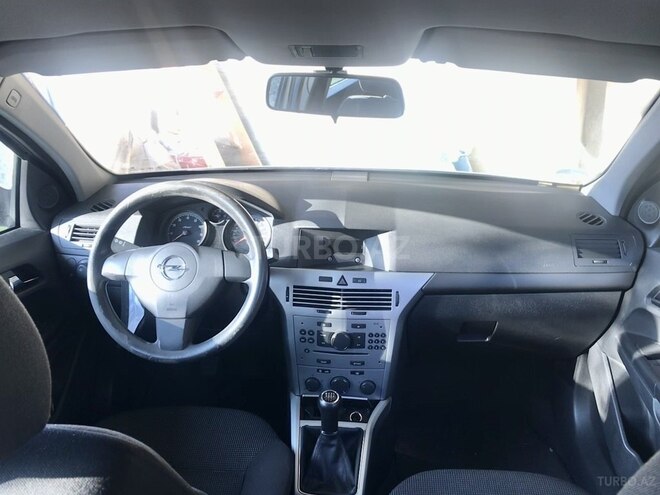 Opel Astra 2009, 199,550 km - 1.4 л - Bakı